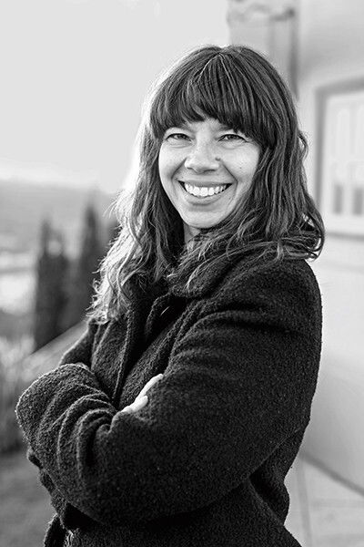 Verônica Stigger backdrop