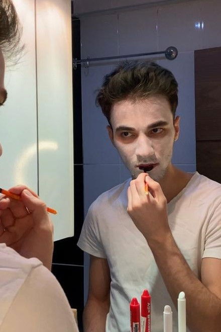 Utku Başar Şahin backdrop