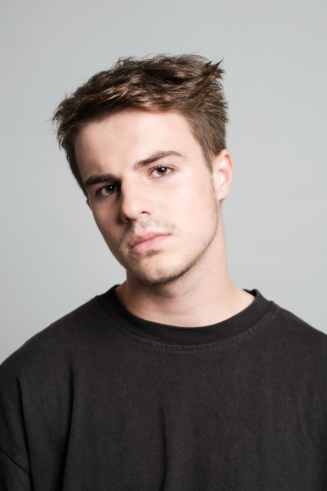 Maciej Łączyński backdrop