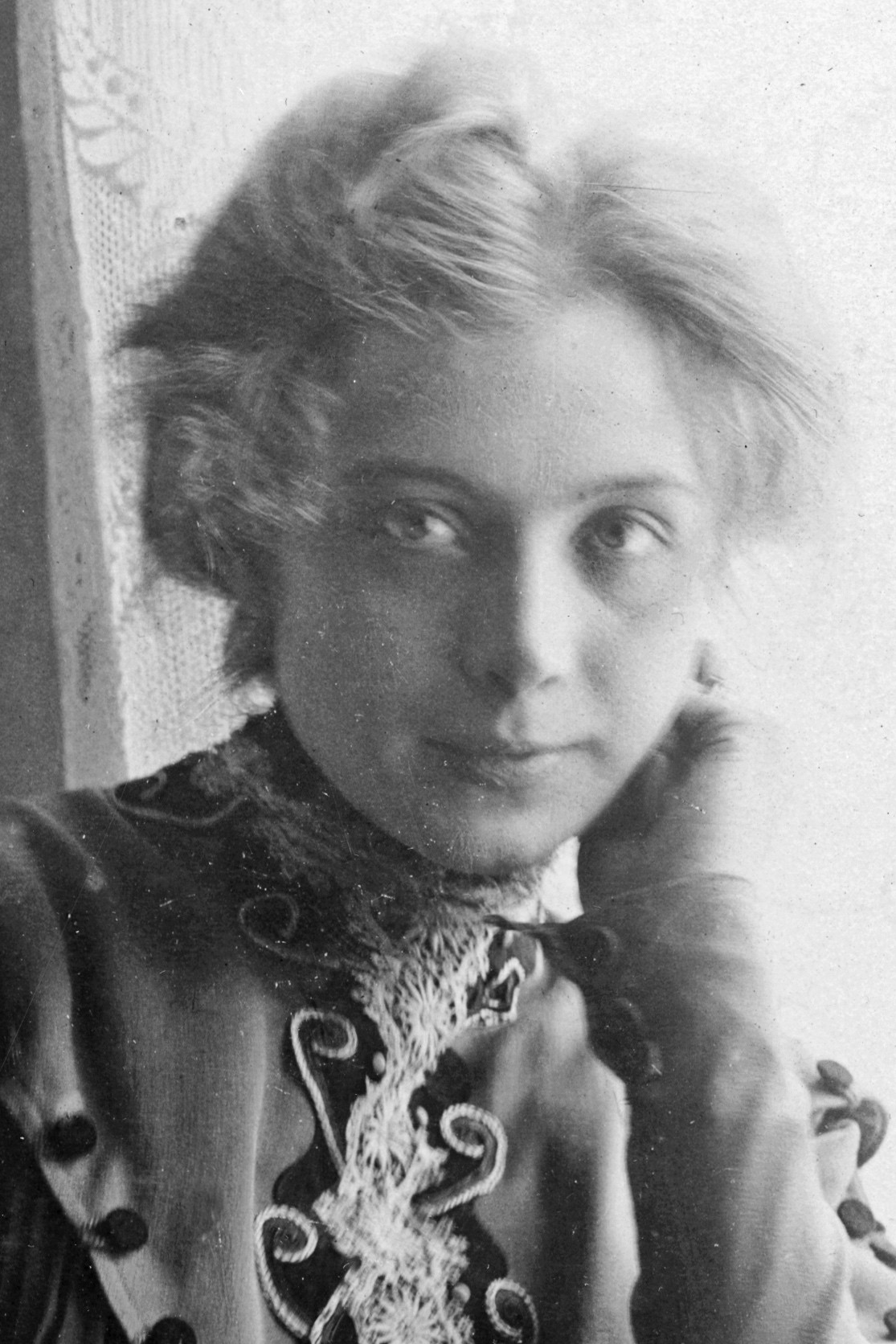 Astri Torsell backdrop