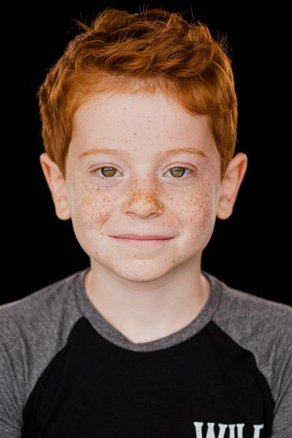 Loïc McNeil backdrop