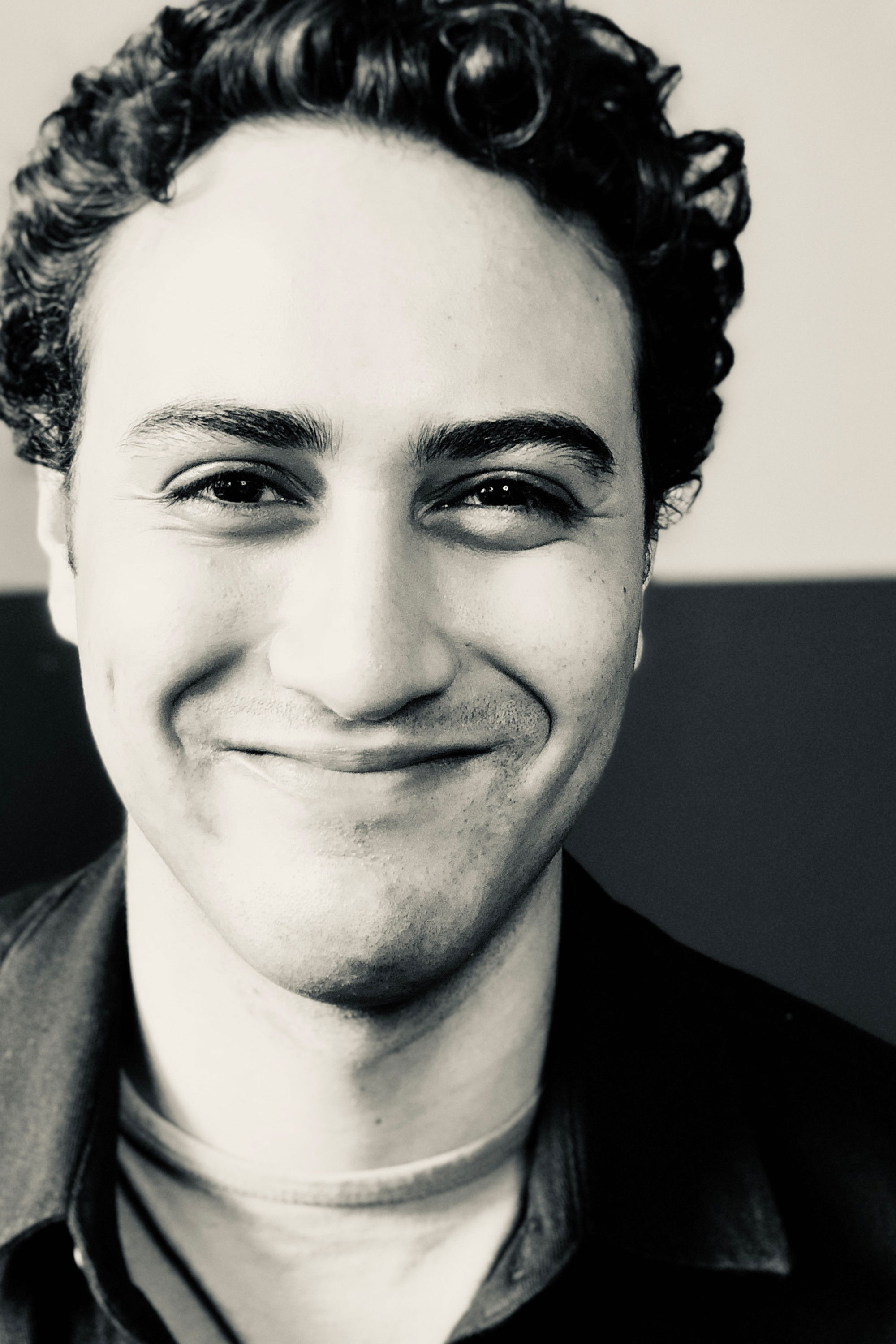 Enmanuel Martínez-Cornó backdrop