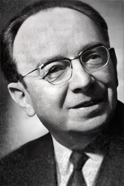 Emmanuil Kaminka backdrop