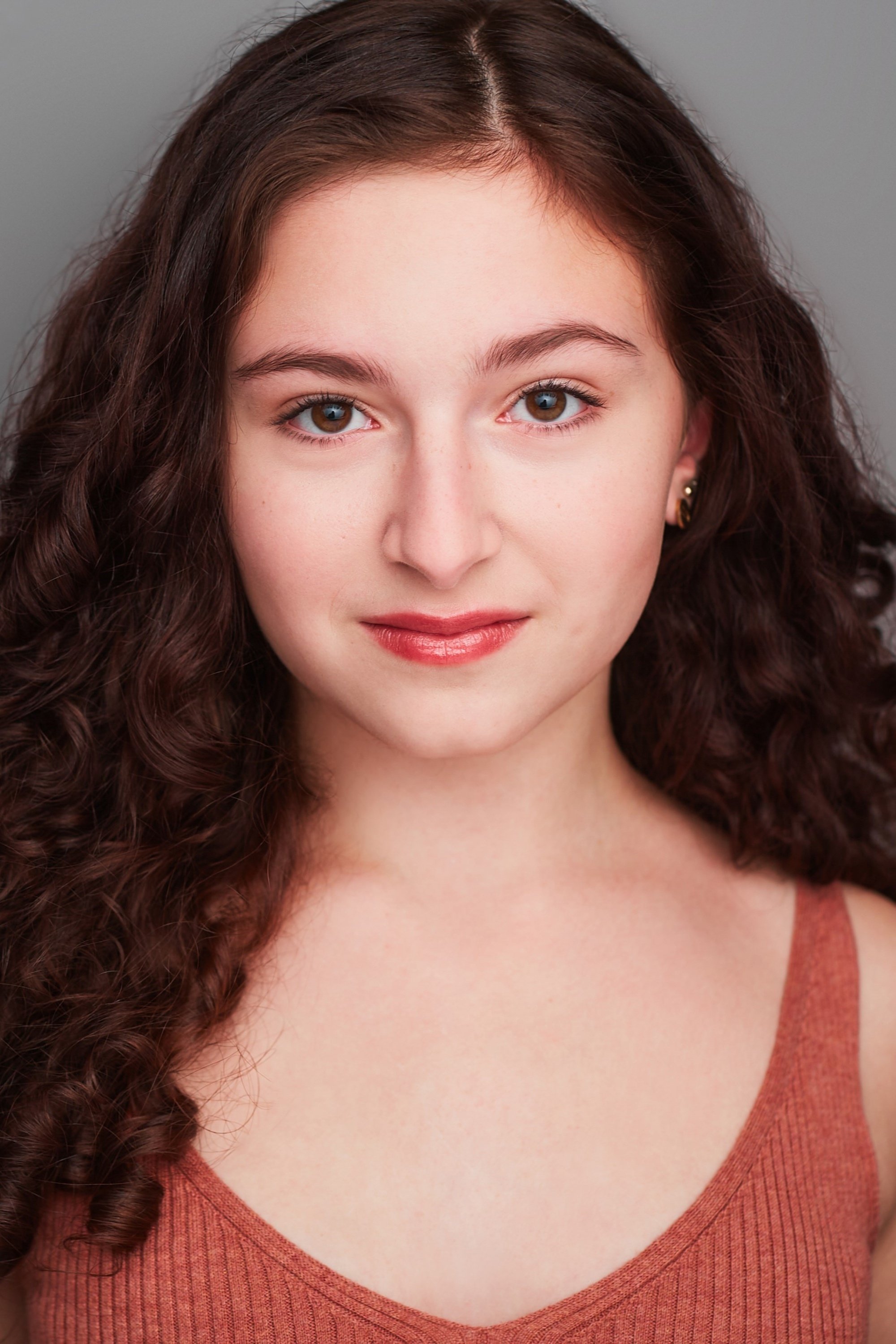 Bella May Mordus backdrop