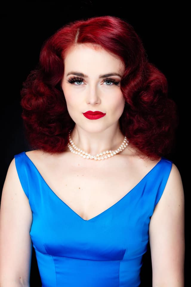 Pearls Daily backdrop