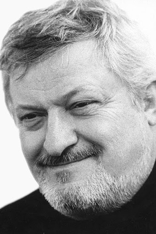 Marian Cholerek backdrop