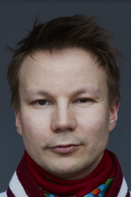 Niillas Holmberg backdrop