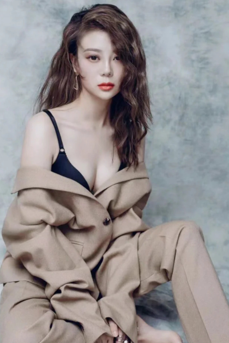 Jian Jialin backdrop