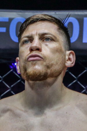 Enriko Kehl backdrop