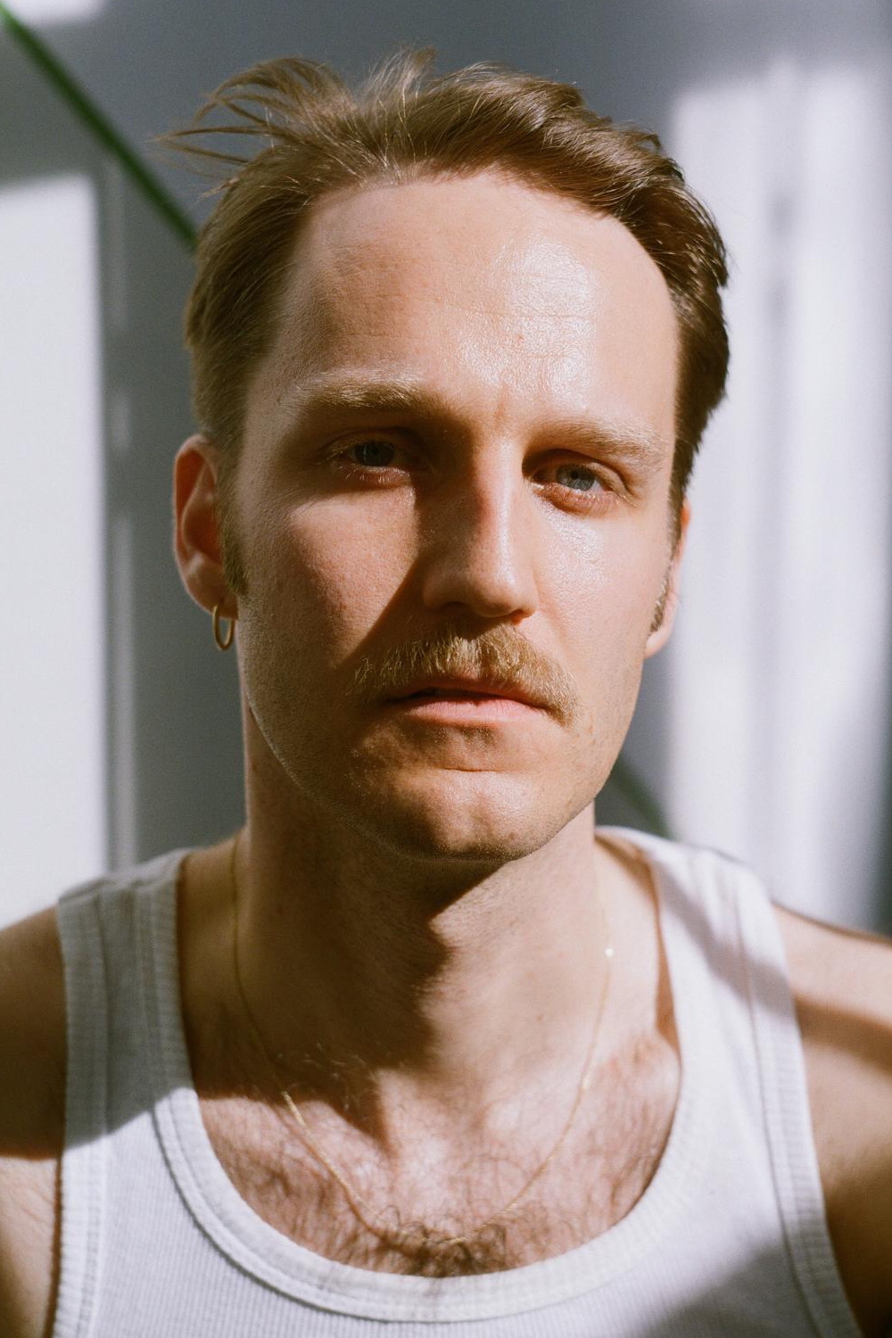 Len Leo Vincent backdrop