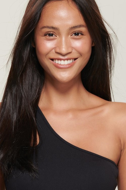 Bella Boonsang backdrop