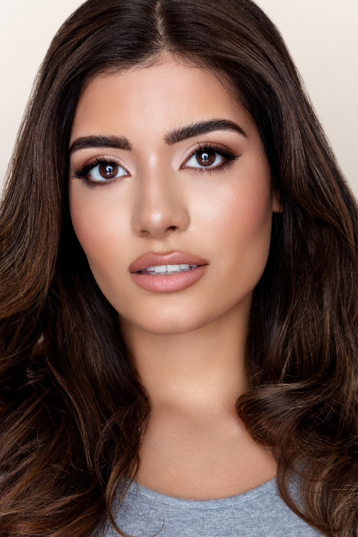 Daniella Salvi backdrop