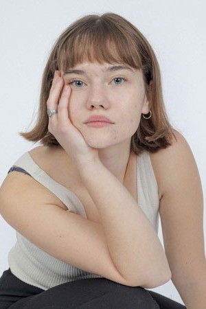 Eva Maria Aru backdrop