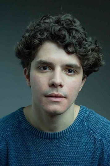 Guilherme Corrêa backdrop