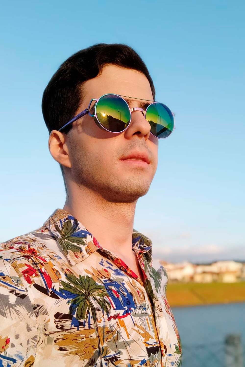 Gabriel Meloni backdrop