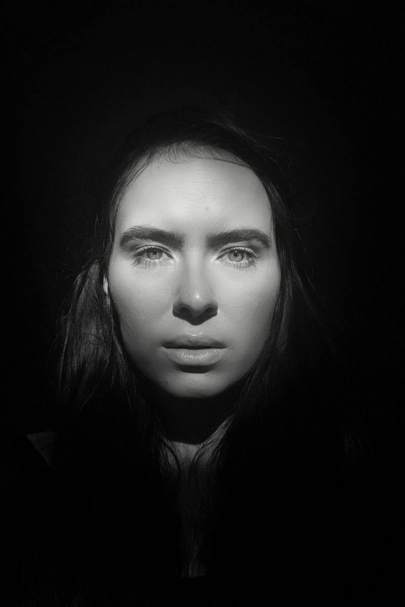 Pollyanna Popermâjer backdrop