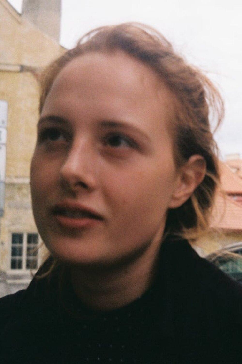 Juliana Moska backdrop