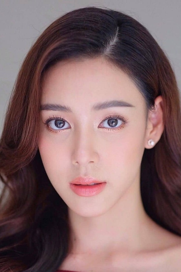 Pimpawee Kograbin backdrop