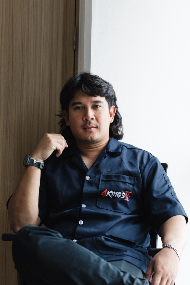 Puttipong Nakthong backdrop