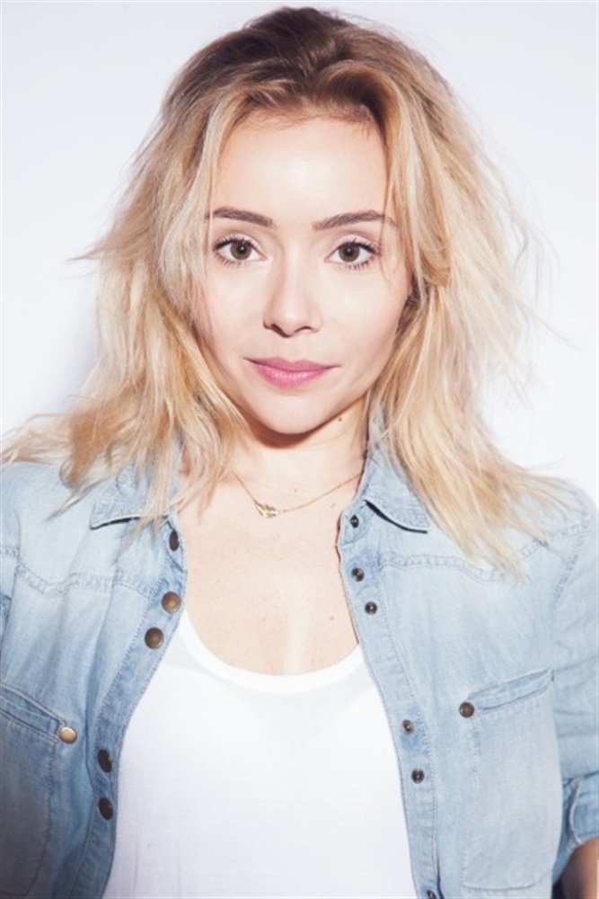 Aurelia Crebessegues backdrop