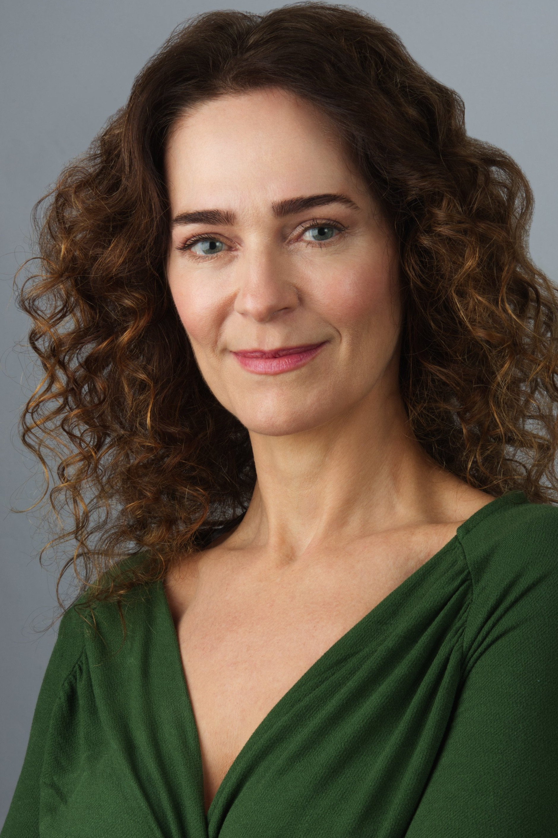 Adriana Rabelo backdrop