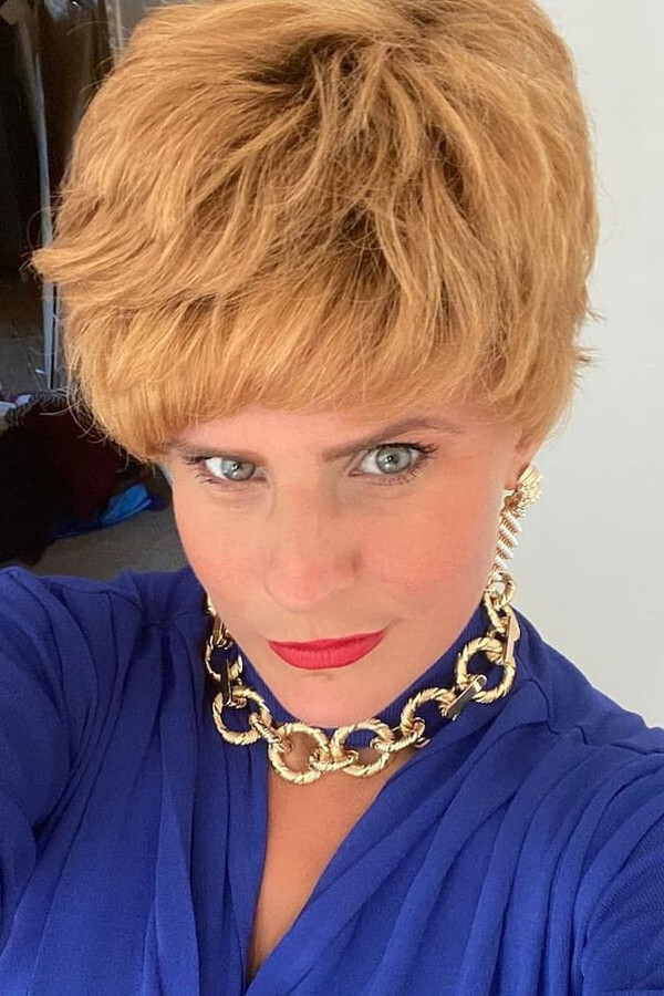 Selina Mosinski backdrop