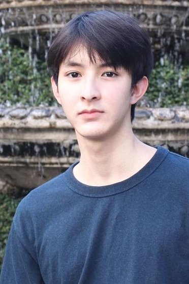 Atirootj Saengtien backdrop