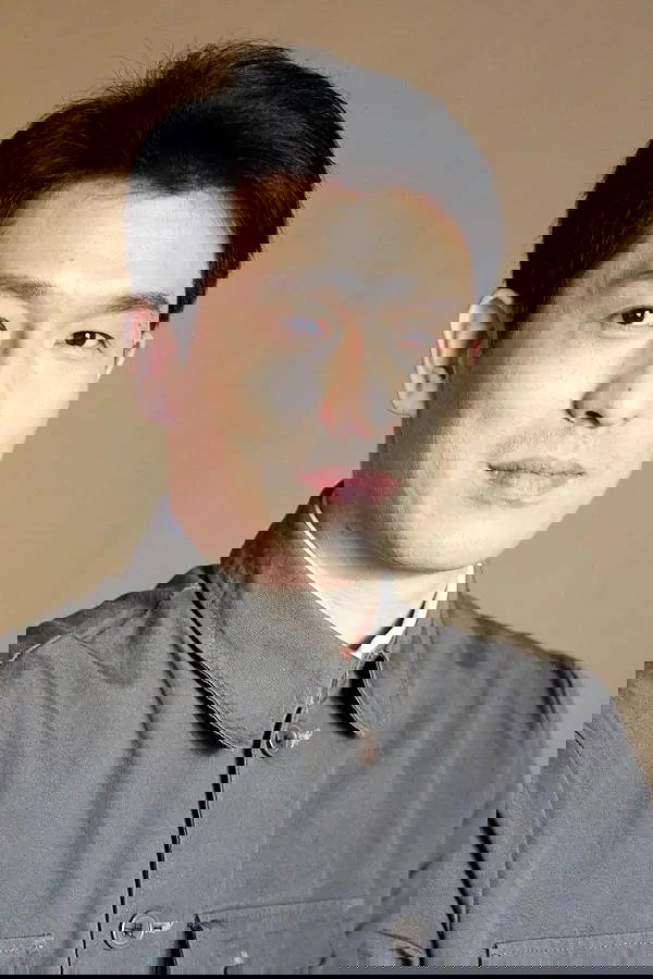 Ding Zhiyong backdrop