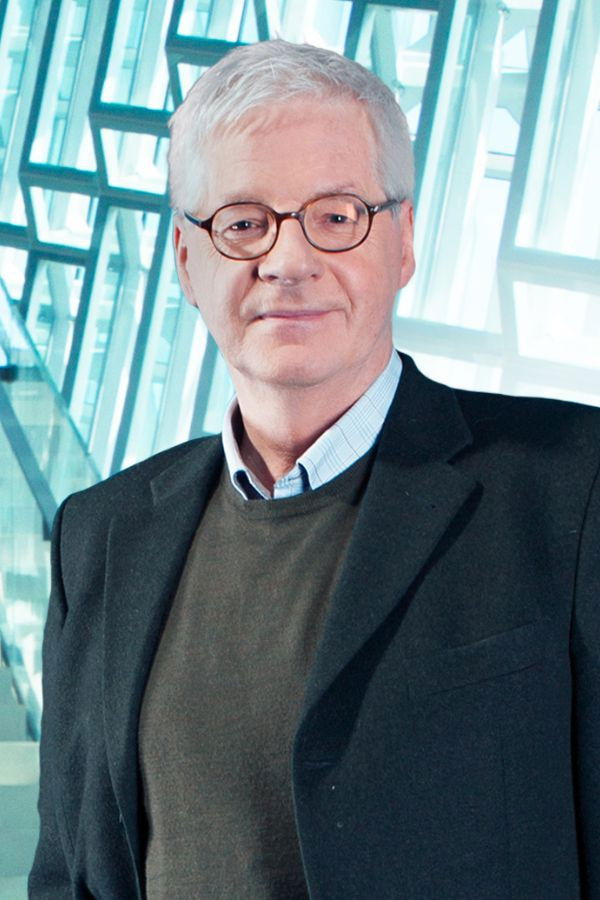 Bogi Ágústsson backdrop