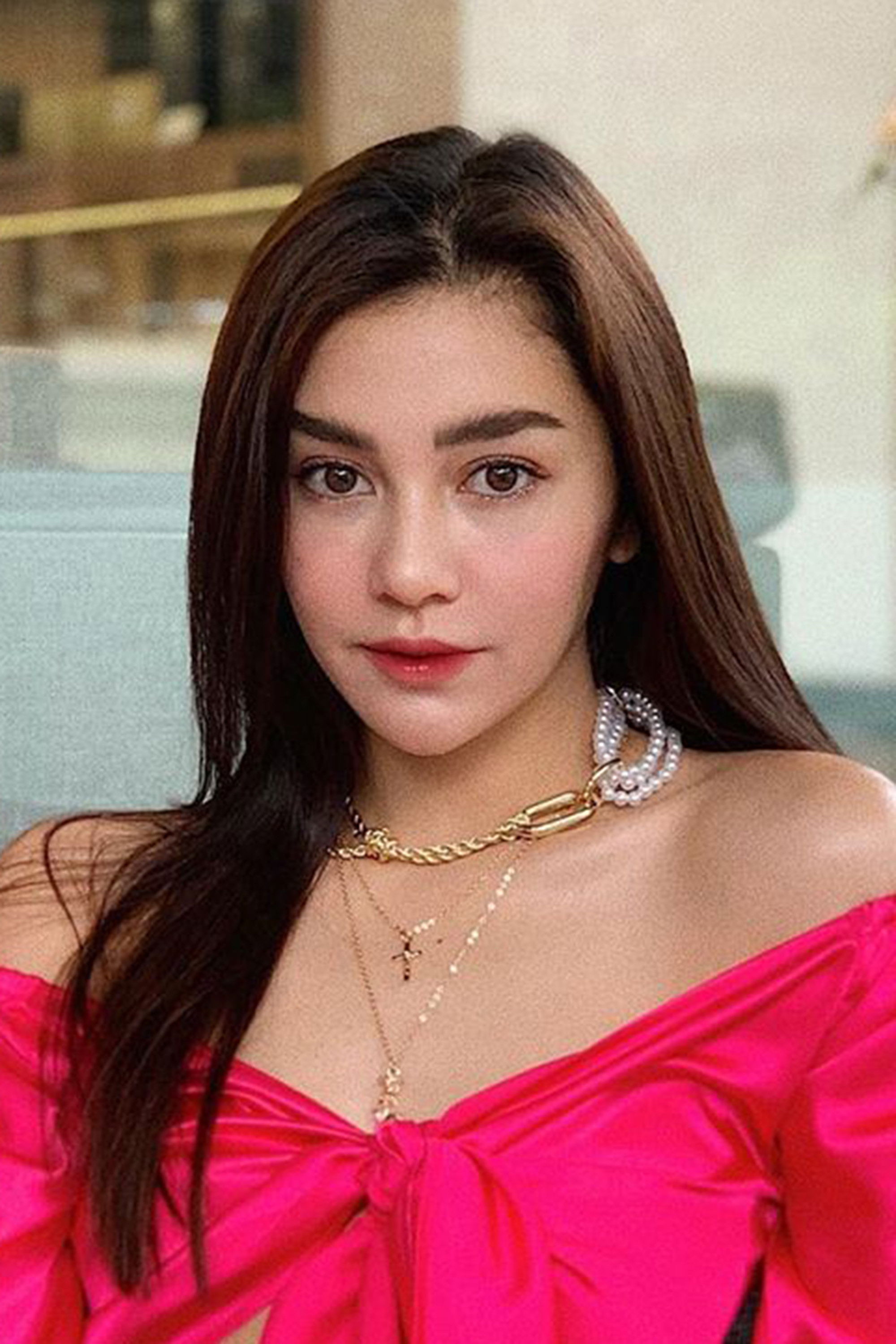 Suzana Renaud backdrop