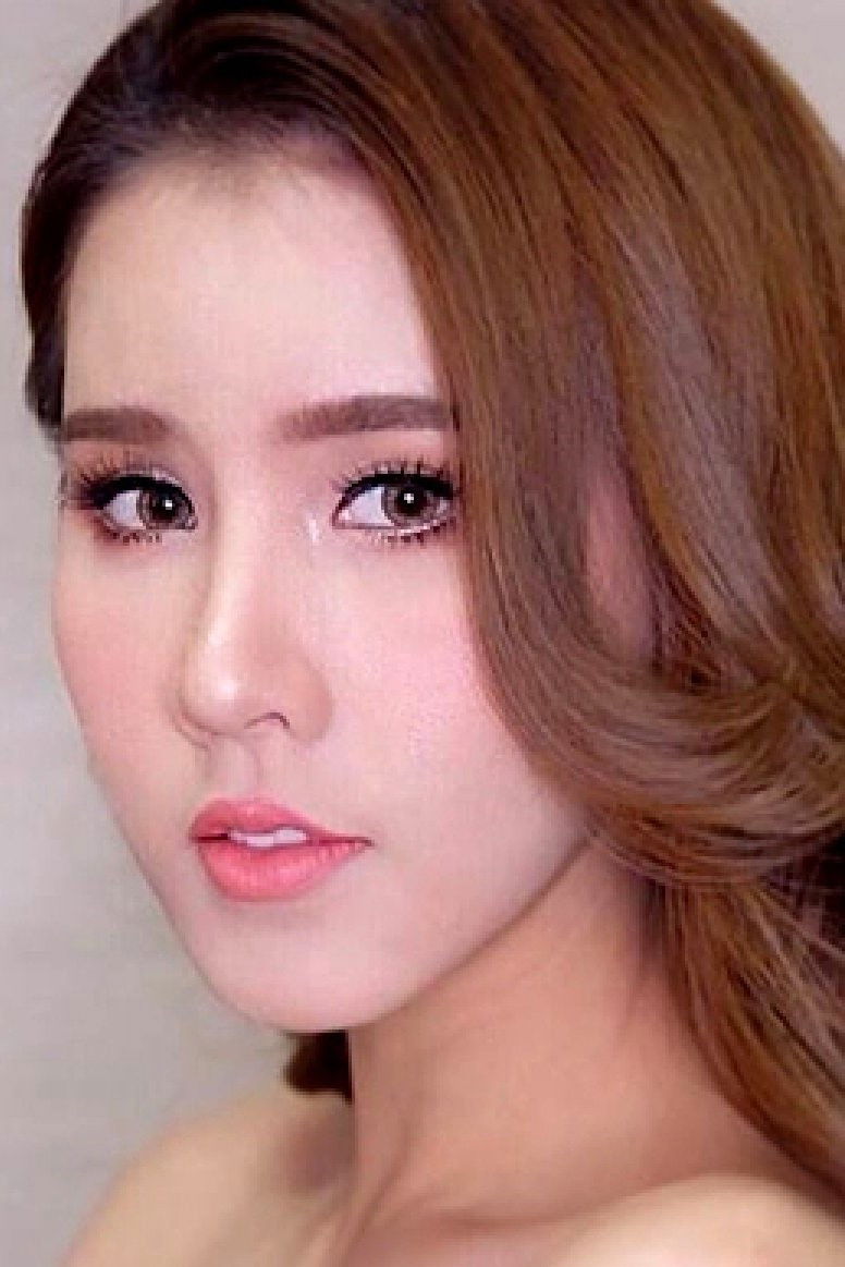 KiewKoi Kwankawin Thamrongratthased backdrop