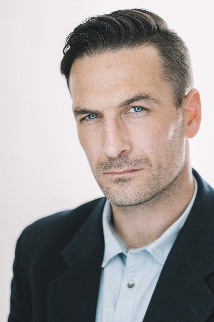 Matthew Che'z backdrop