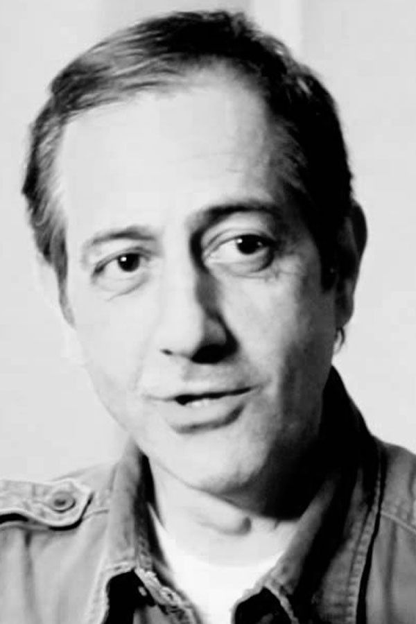 Ricardo Martínez Puente backdrop