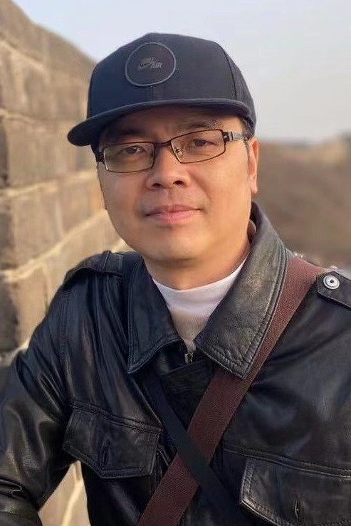 Lou Xiaopeng backdrop