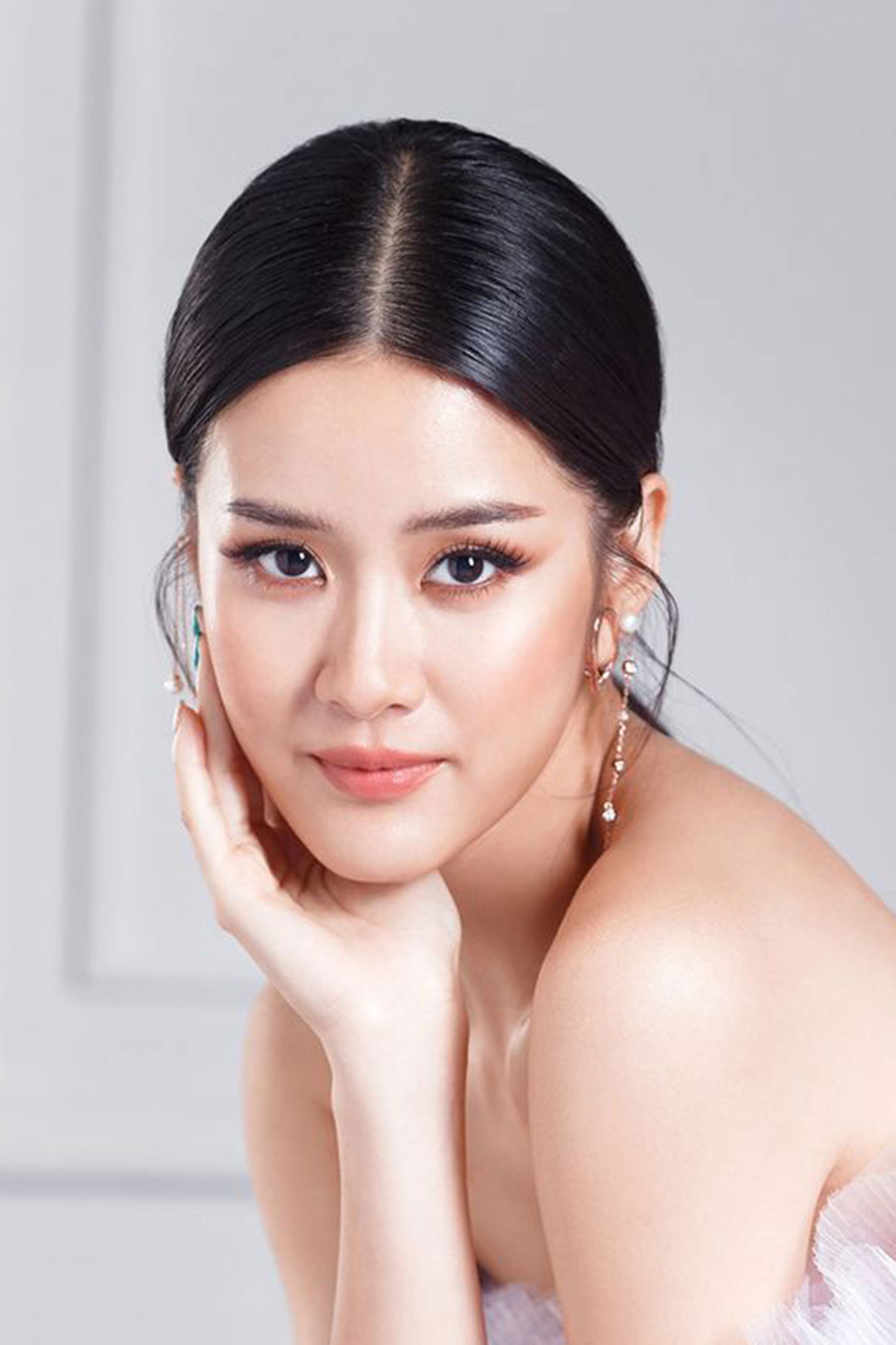 Chermawee Suwanpanuchoke backdrop