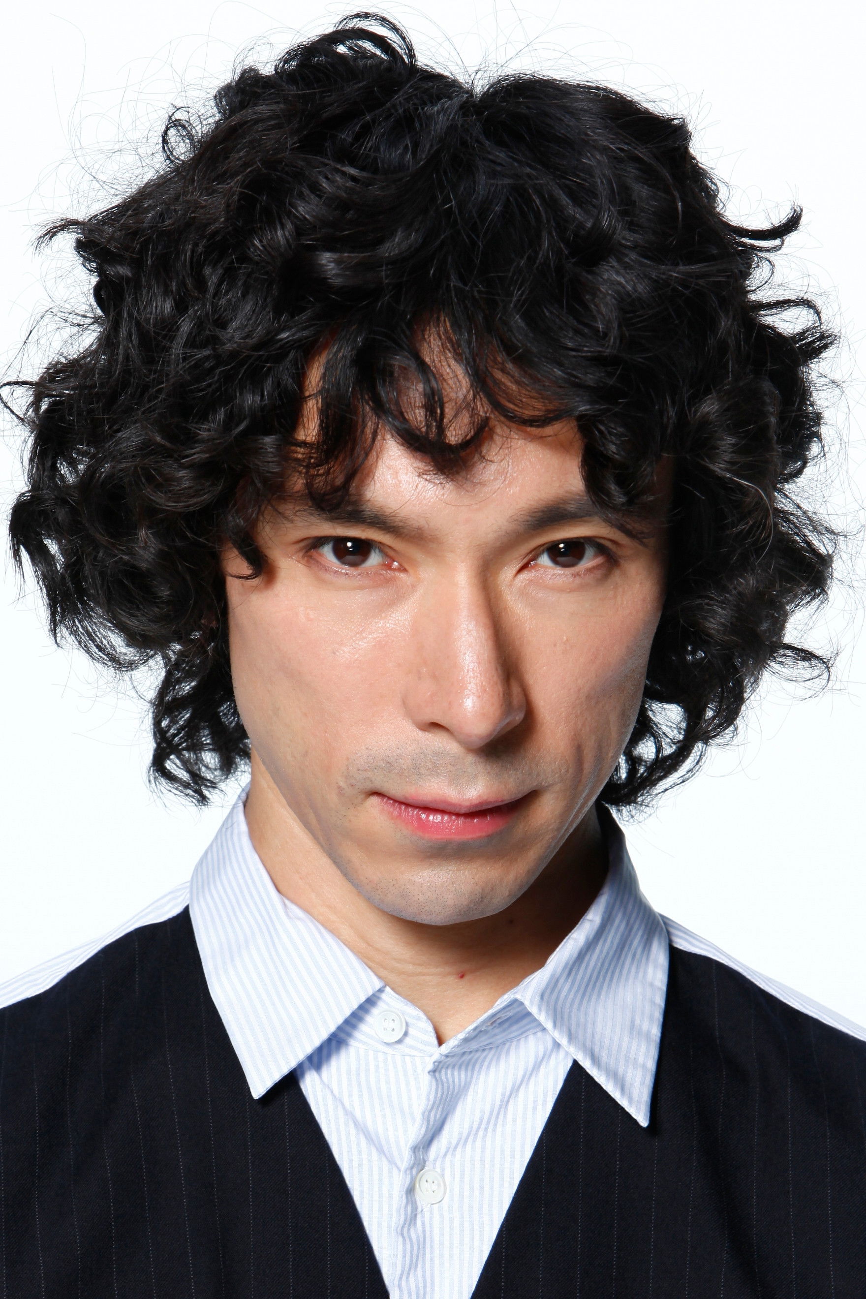 Yasuyuki Shutō backdrop