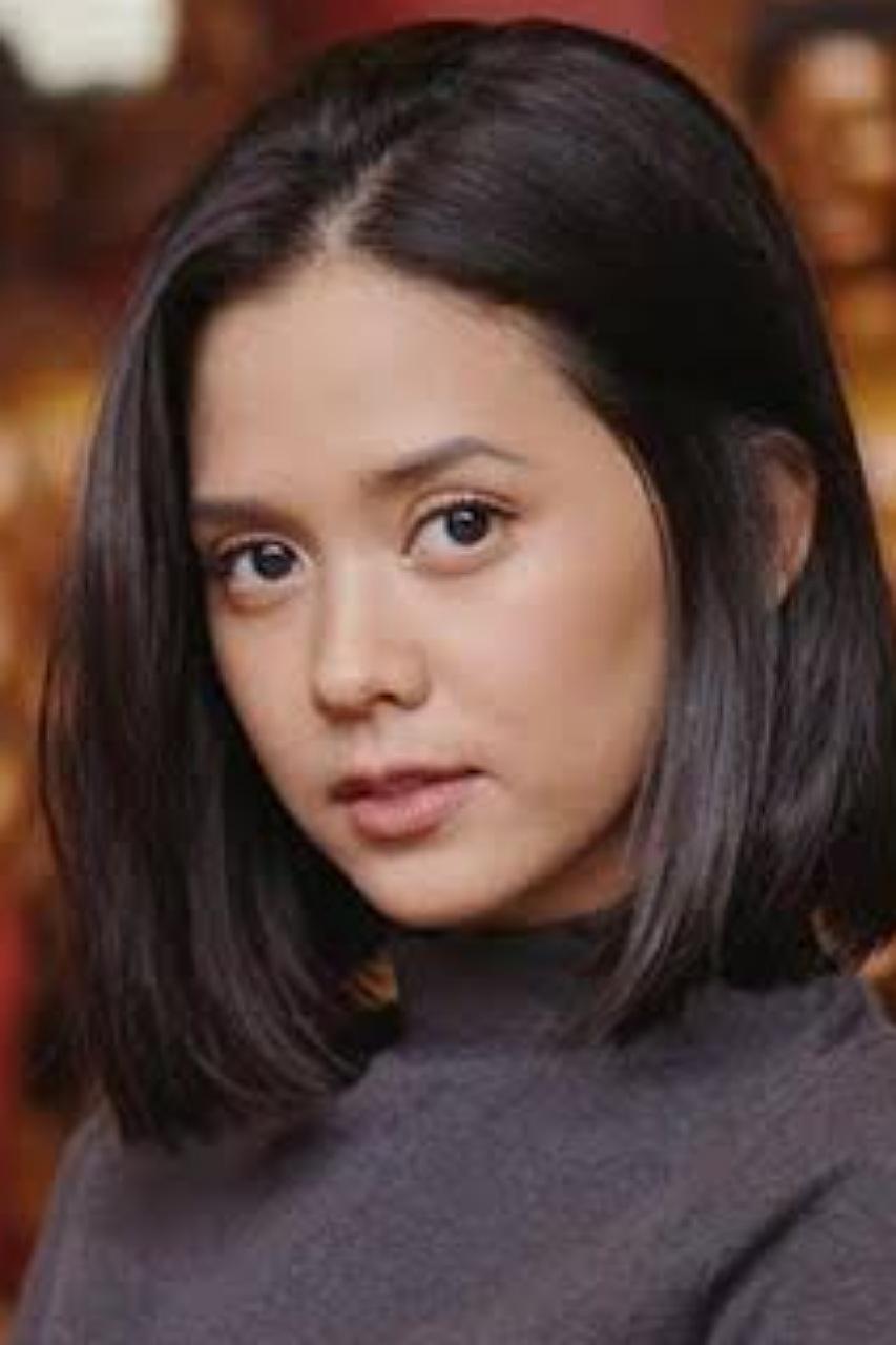 Givina Lukita backdrop