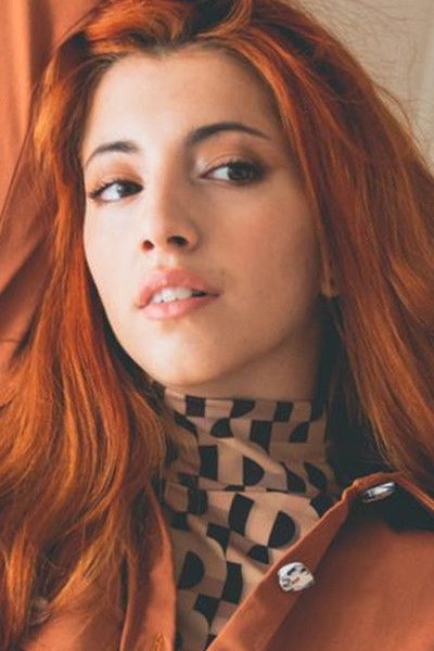 Abril Suliansky backdrop