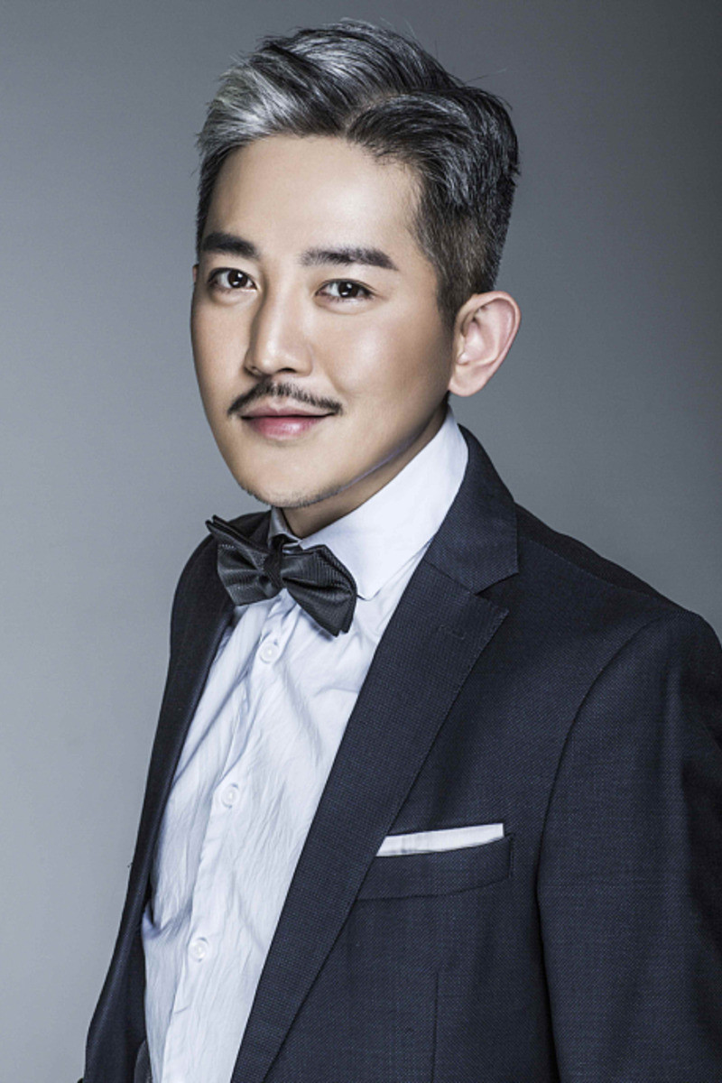 Wu Juncheng backdrop