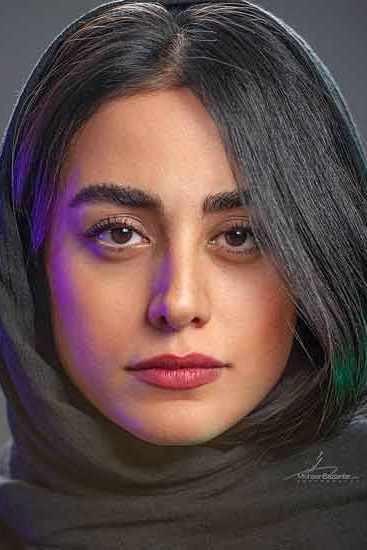 Nazanin Keyavani backdrop