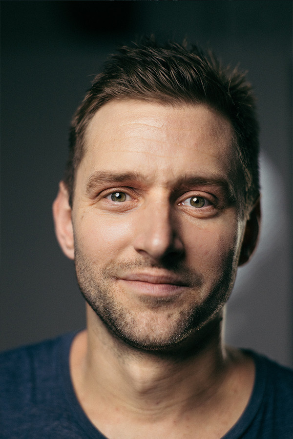 Arnaud Doiron-Barbant backdrop