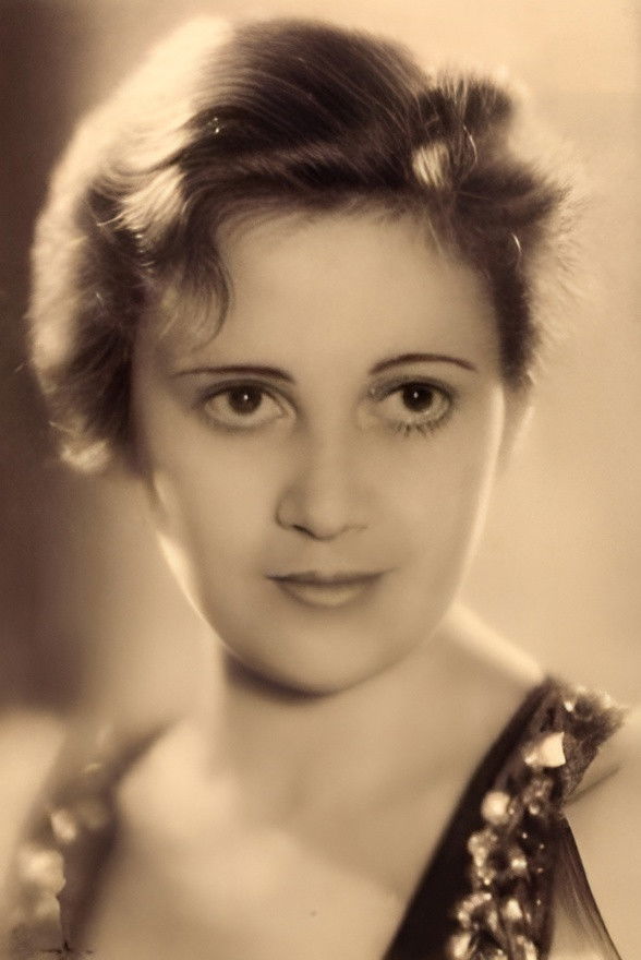 Olly von Flint backdrop