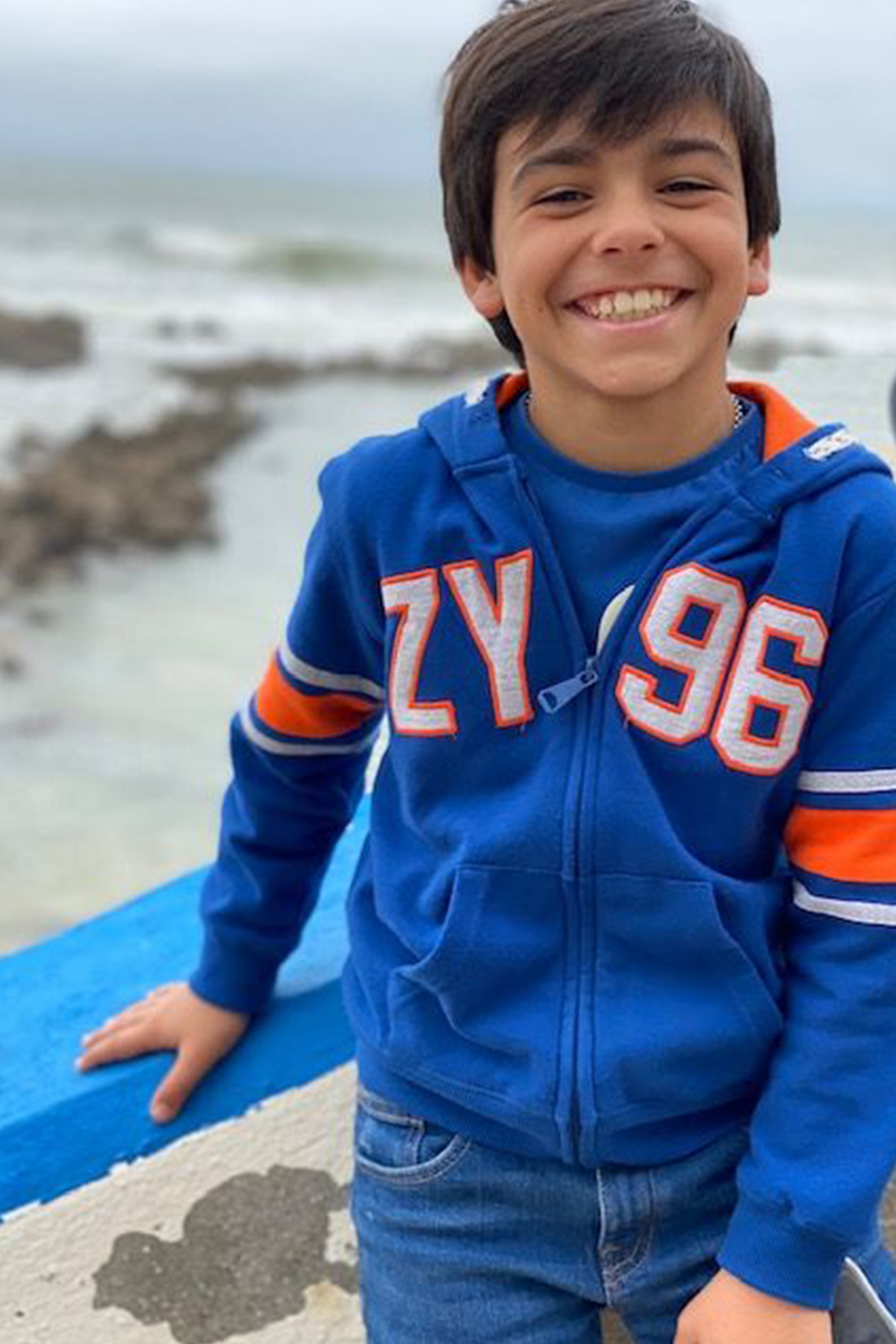 Salvador Pires backdrop