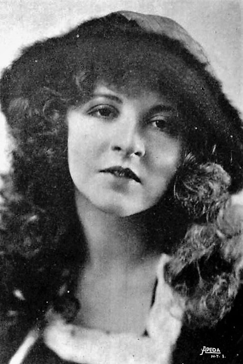 Nancy Deaver backdrop