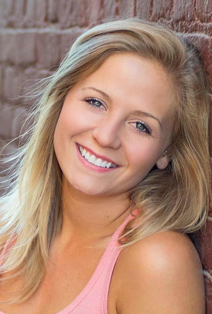 Brooke Lyons backdrop