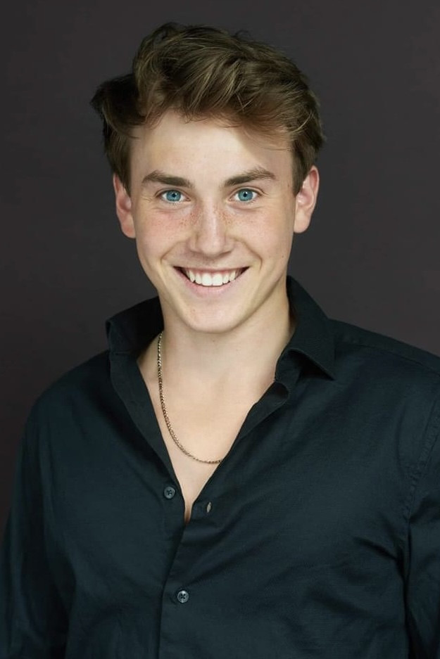 Noah Aronstein backdrop