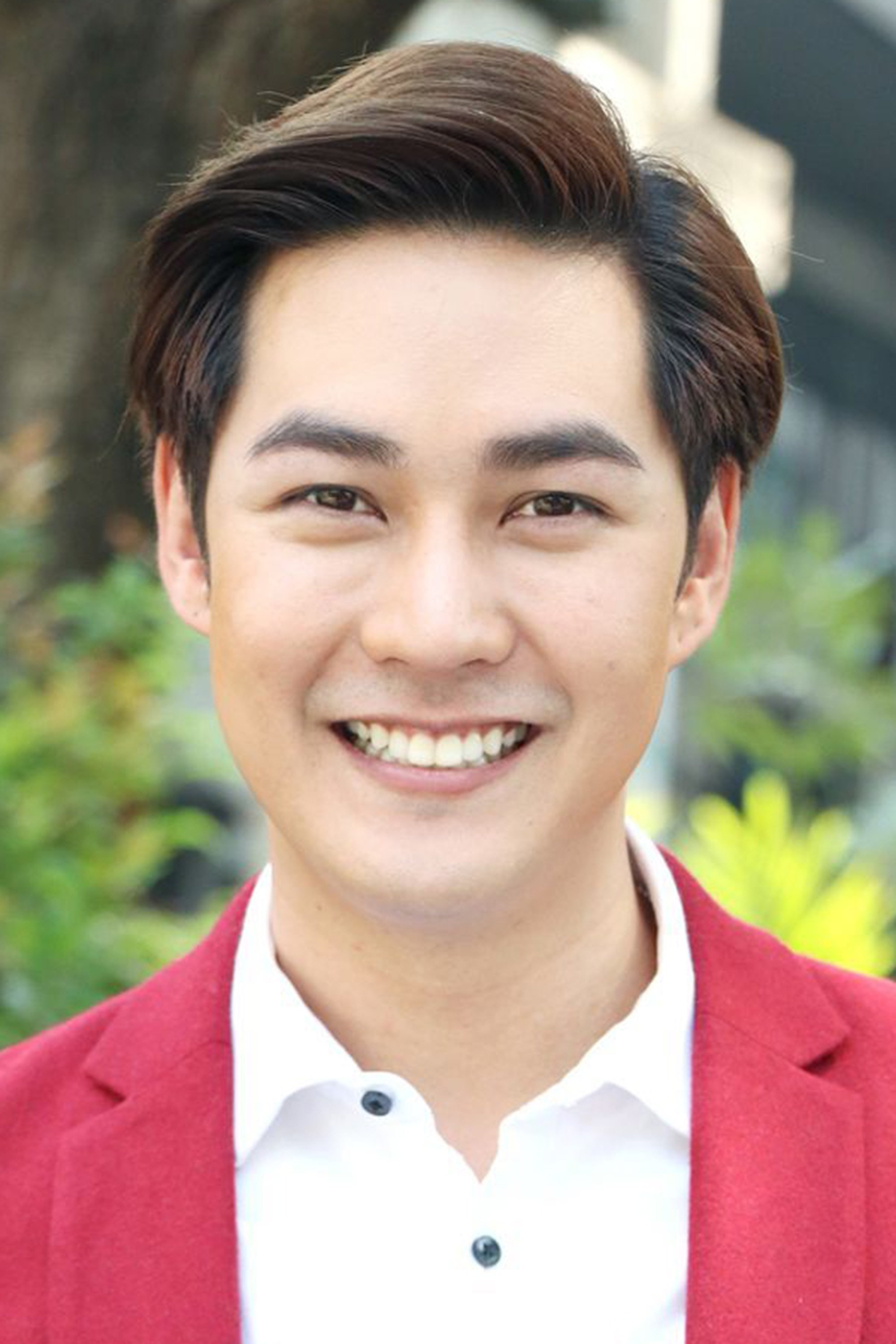 Amp Pheerawas Khunlanunthwatn backdrop