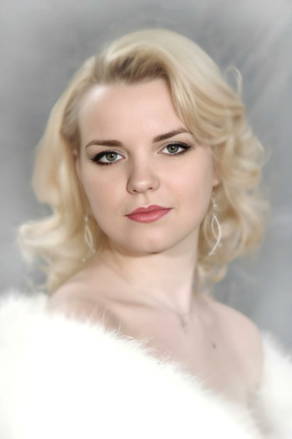 Aleksandra Komissarova backdrop