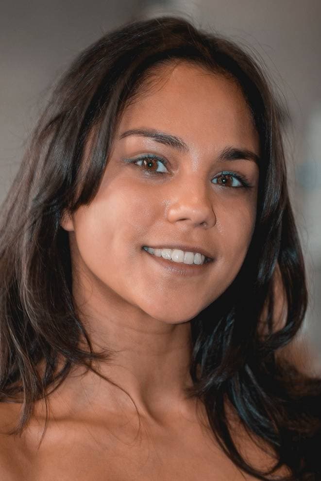 Alona Hertha backdrop