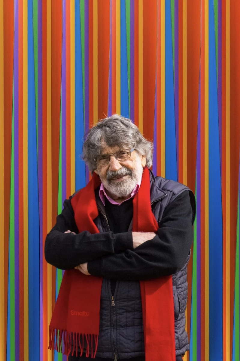 Carlos Cruz-Diez backdrop